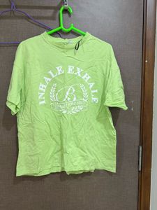 h&m Green Graphic Tee