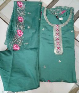 Elegant Green Embroidered Salwar Kameez