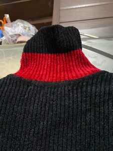 High Nevk Black Warn Sweat