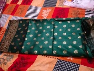 Elegant Green Banarasi Saree 💞
