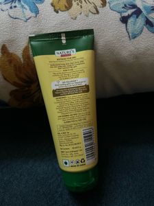 Nature&#39;s Essence Gold Glowing Face Wash Brand New