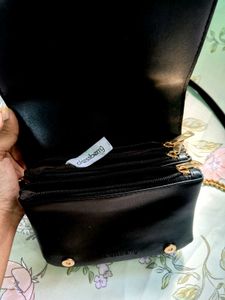 Dressberry Solid Black Sling Bag