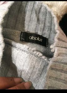 Cropped Cable Knit Sweater