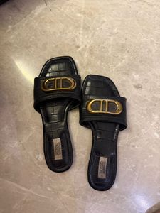 Chic Black Slides