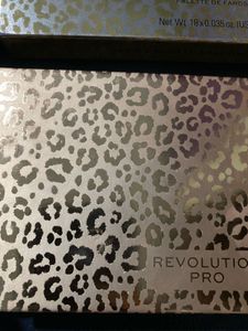 Makeup Revolution Eyeshadow Pallette