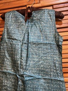 Green Sleeveless Kurti