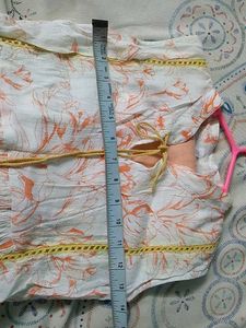 Floral Sleeveless Top And Legging Set.