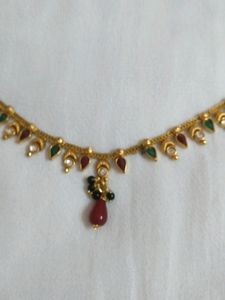 It's a jwellery Set With Earrings