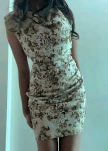 Chic sleeveless bodycon mini dress