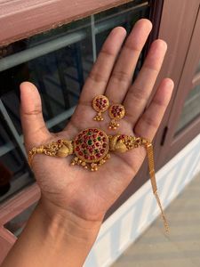Stone Work Choker With Earning