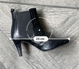 Adorly Kitten Heeled Ankle Length Boots