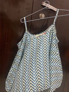 Stylish Strap Top With Butterfly Wave
