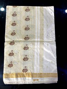 Elegant Floral Patterned Fabric