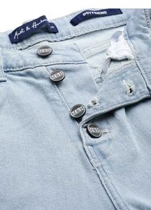 Light Wash Denim Boyfriend Jeans