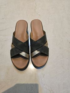 Sandle - Lemon And Pepper