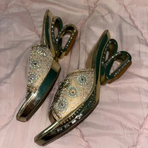 Metro Princess Heels