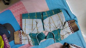 new zari Checked batik hand block print Saree