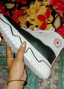 Layasa New Fashion High Top Sneakers