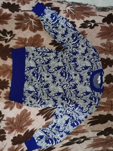Sweater - Blue And While Printing Cozy & Warm