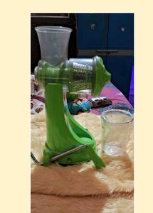 Hand Juicer With Glass