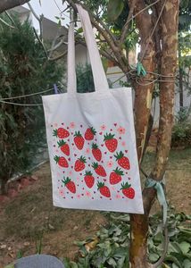 NEW STRAWBERRY POPPER TOTE BAG