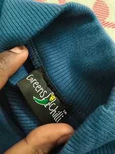 Stylish Colorblock Crop Top