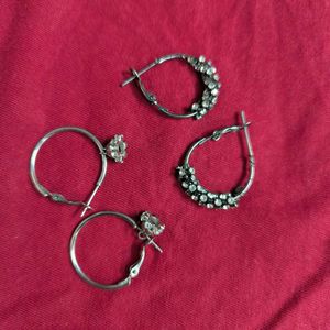 2 Hoop Earrings