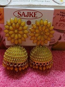 Yellow Earing