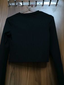 Black Long Sleeve Crop Top