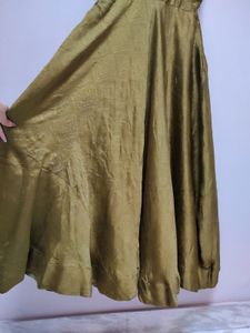 A Perfect Mehndi Outfit