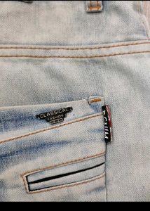 sc4947 Classic Light Wash Jeans size 40