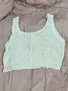 Swan white crop top! 🦢