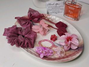 Combo Of 8 Pcs Hair Accessories 😍