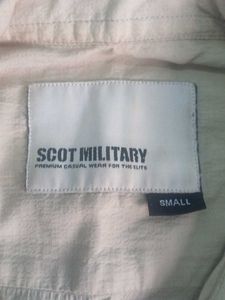 Men&#39;s Button-Down Shirt