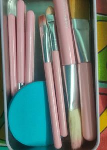 Makeup Brush &amp; Sponge Set