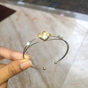 Dual-Tone Floral Bracelet✨