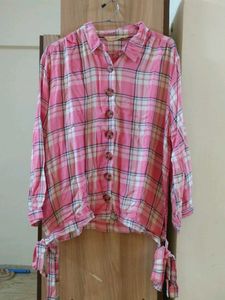 women pink shirt