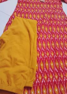 Red &amp; Yellow Printed Straight Kurta &amp; Leggings