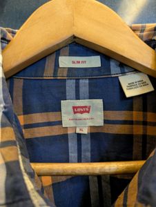 Levi’s Bold Plaid Essential!
