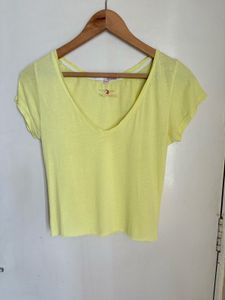 Tally Basic Yellow V-Neck Tee