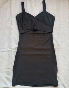 Black bodycon mini dress with waist cutout 🐈‍⬛✨