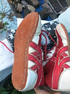 Kabaddi Shoes, Met Shoes