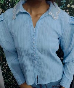 Cute light blue top