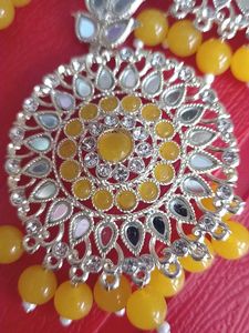 Aadhiya Earrings
