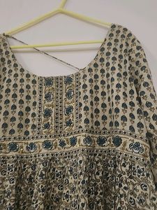 Kurta Set No Flowes Worn Only 2 Time