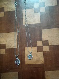 Elegant Floral Pendant Necklace