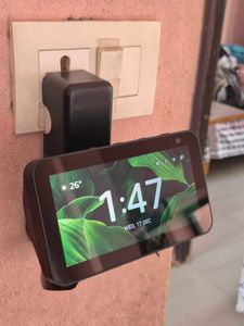 Amazon Echo Show 5 (2nd Generation) like new