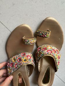 Beautiful mirror work ethnic khadim sandals😍 fo