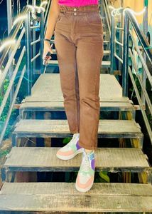 Chic High-Waisted Jogger Jeans