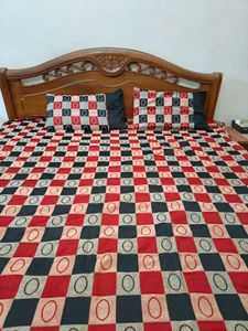 Checkered Bedsheet Set